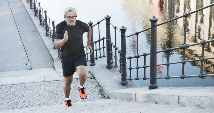 Fit im Alter: Die besten Tipps & Übungen