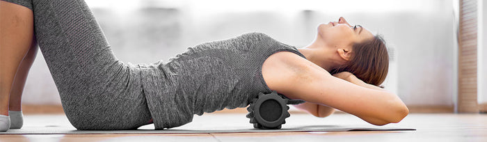 Yoga Muskelaufbau Frau am trainieren