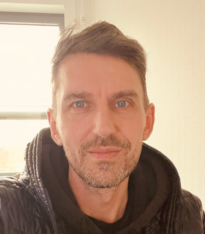 Stephan, 42