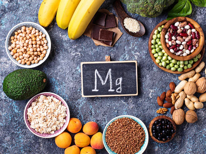 Magnesiumreiche Lebensmittel wie Nüsse, Hülsenfrüchte und Haferflocken